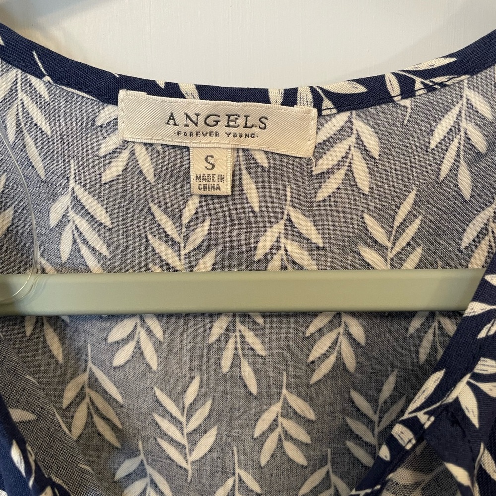 Elegant Blue and White Patterned Midi Dress - Picture 3 of 13